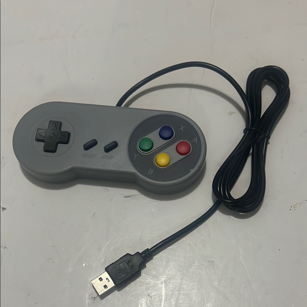 USB MAC SNES STYLED WIRED GAME CONTROLLER- GRAY MODEL GP100